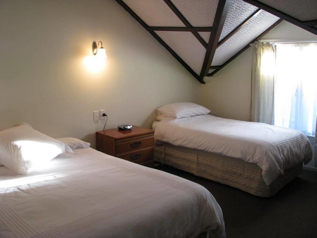 Bridgehouse Lodge Уоркворт Экстерьер фото